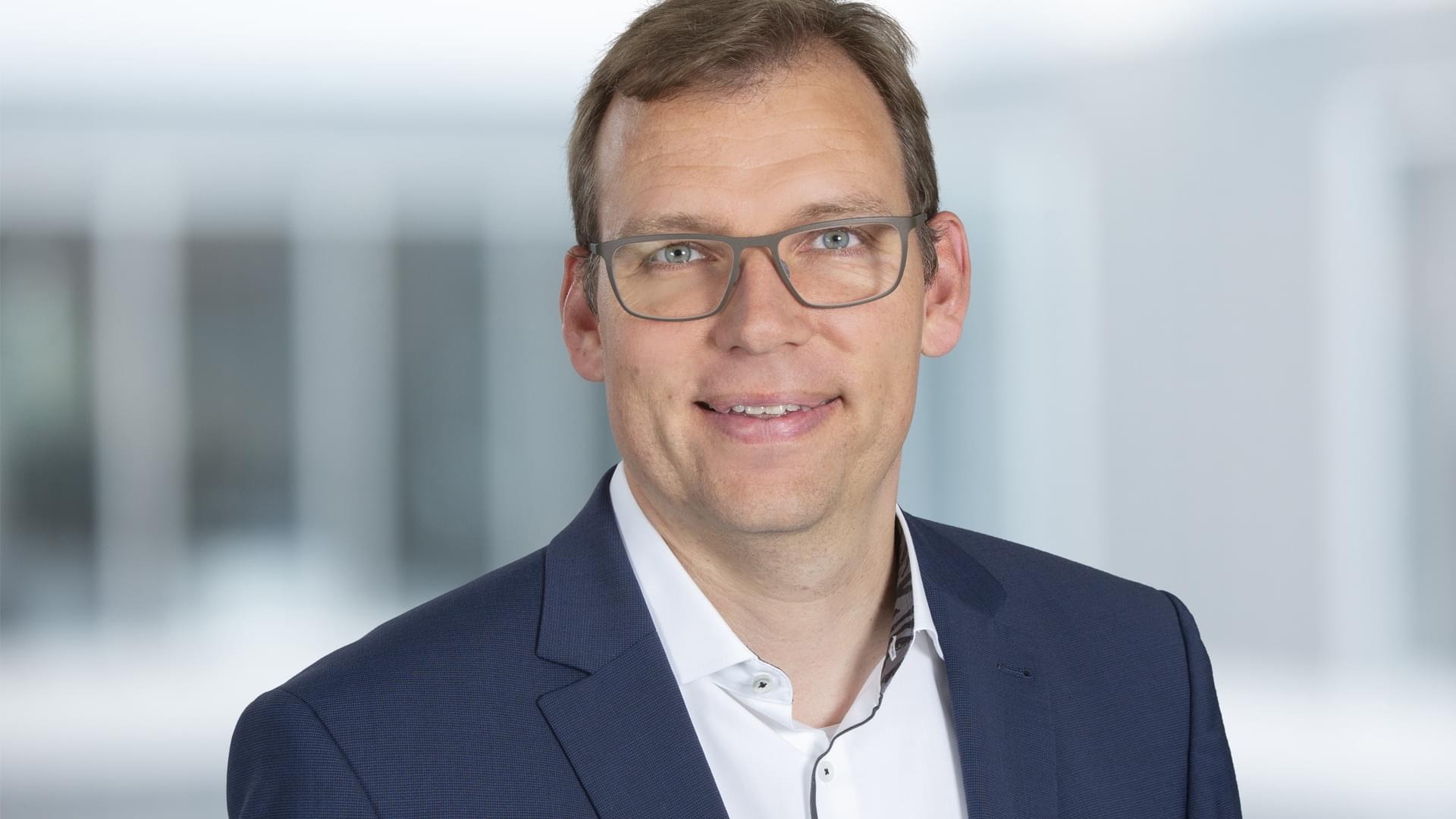 Portrait photo of Andreas Wimmer, Member of the Management Board of Knorr-Bremse Commercial Vehicle Systems
