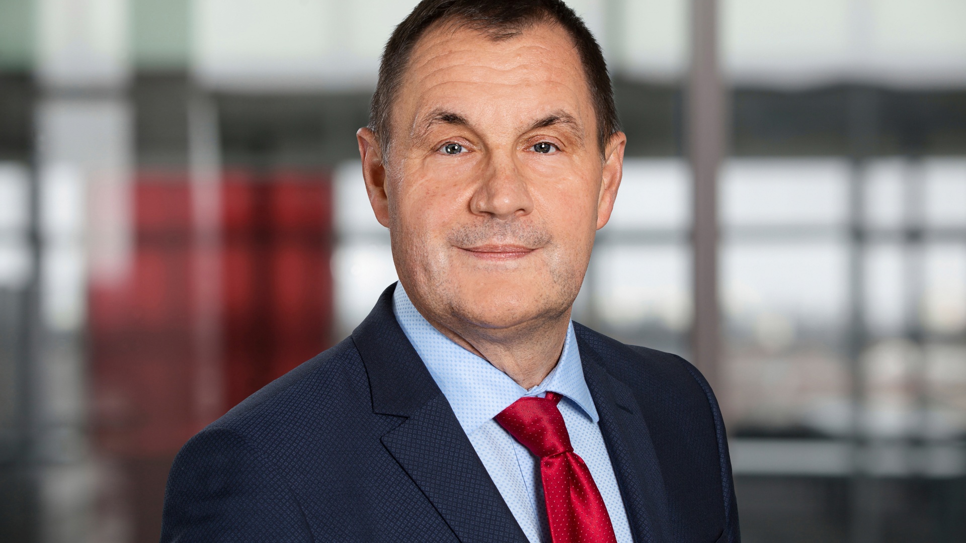 Portrait of Klaus Remmler, Senior Vice President Corporate Human Resources at Knorr-Bremse
