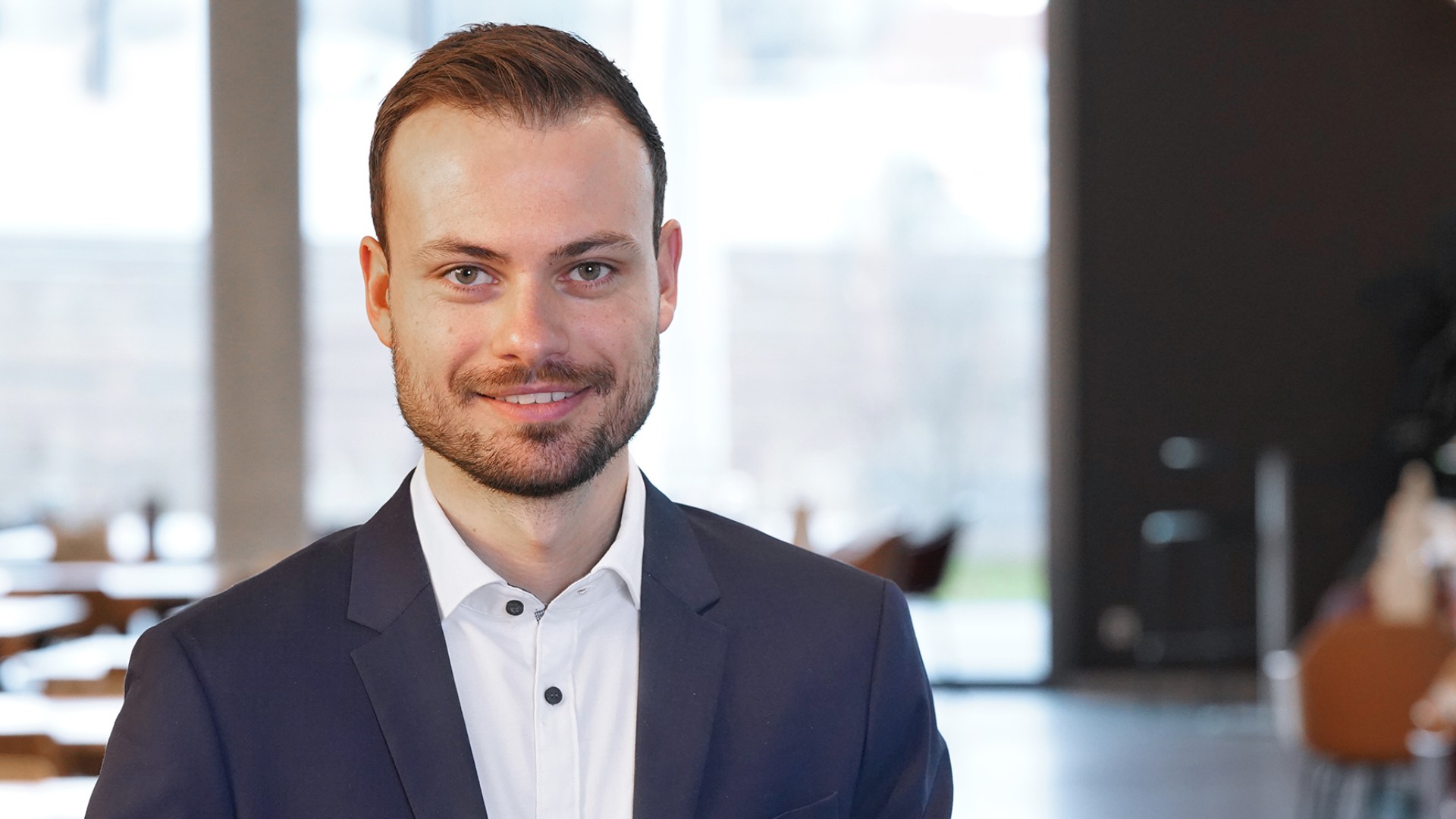 Portrait photo of Johannes Meth, who took part in the Management Evolution Program (MEP) at Knorr-Bremse as a trainee.