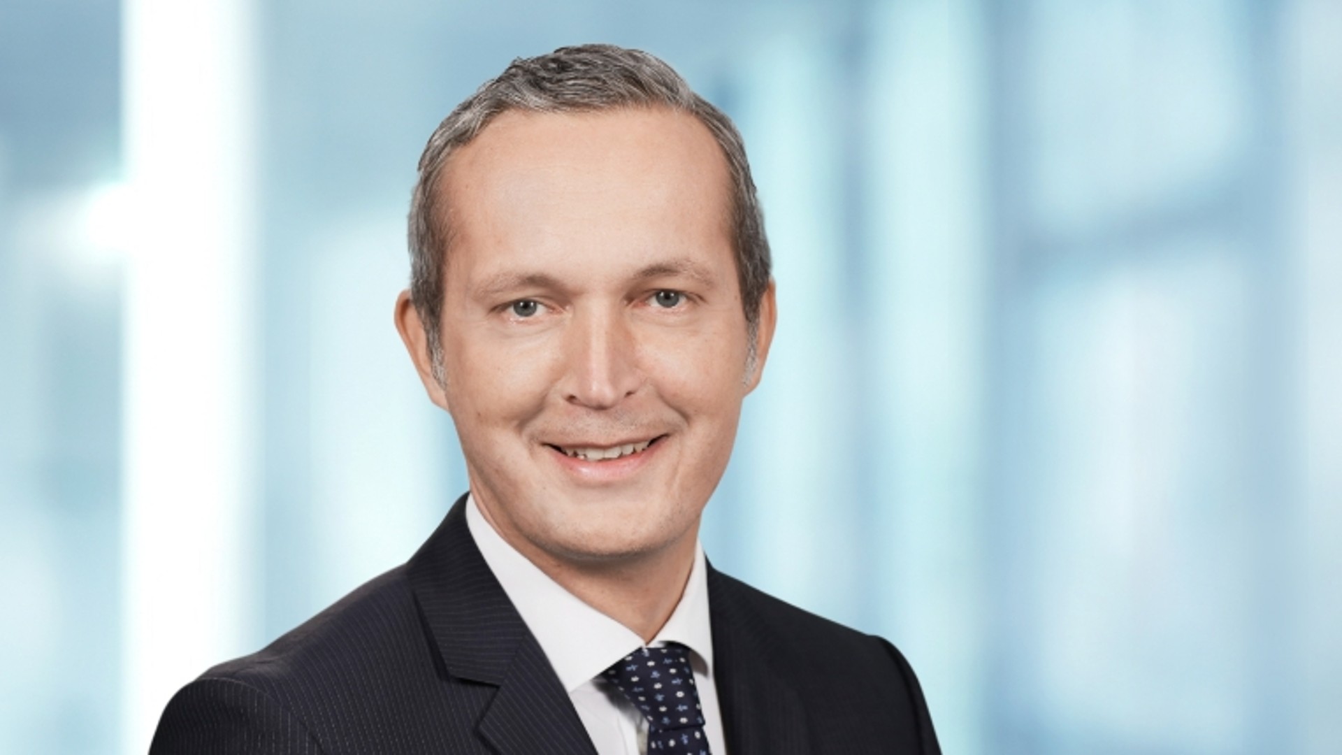 Porträtfoto von Alexander Wagner, Bereichsleiter Aftermarket/TruckServices EMEA bei Knorr-Bremse Systeme für Nutzfahrzeuge