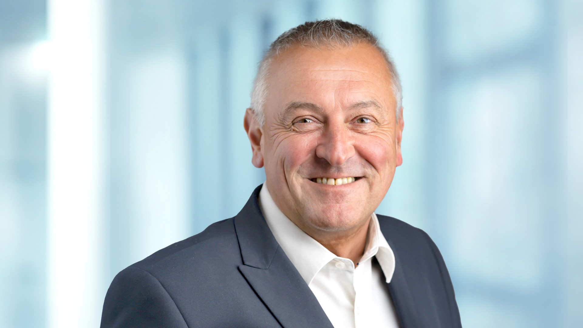 Portrait of Gary Brown, SOE & Trailer Sales Manager at Knorr-Bremse UK.