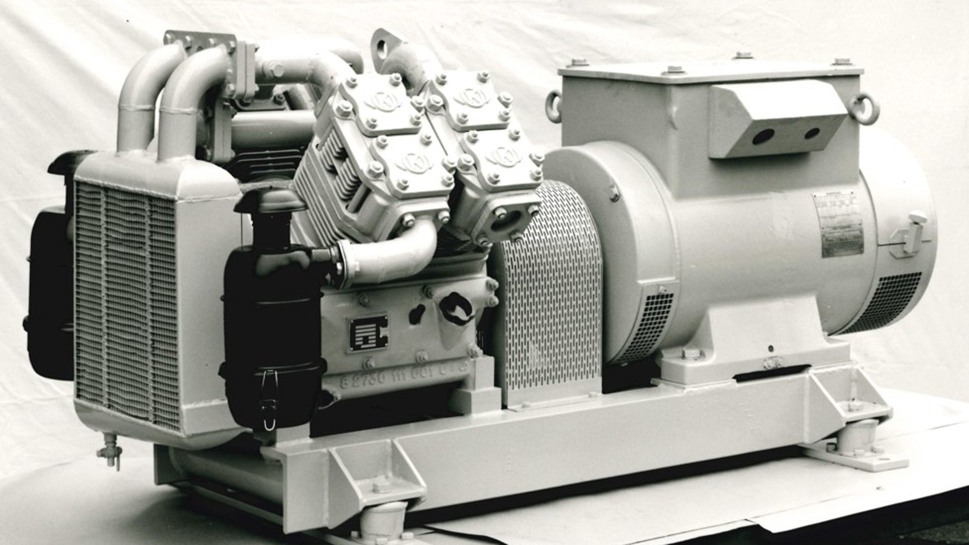 Historischer Industriekompressor von Knorr‑Bremse für Druckluftanwendungen