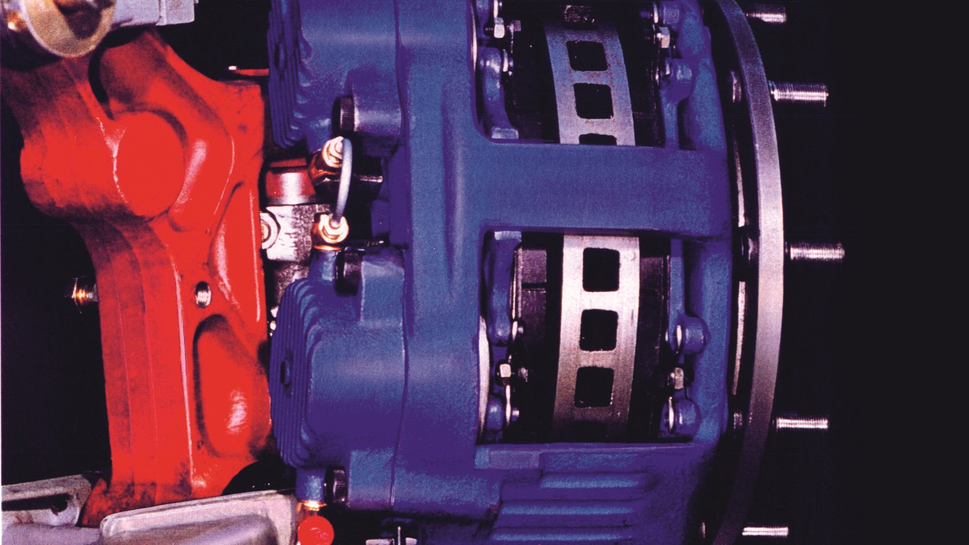 Close-up of an early Knorr‑Bremse truck disc brake, a hydraulically activated hinged-caliper disc brake