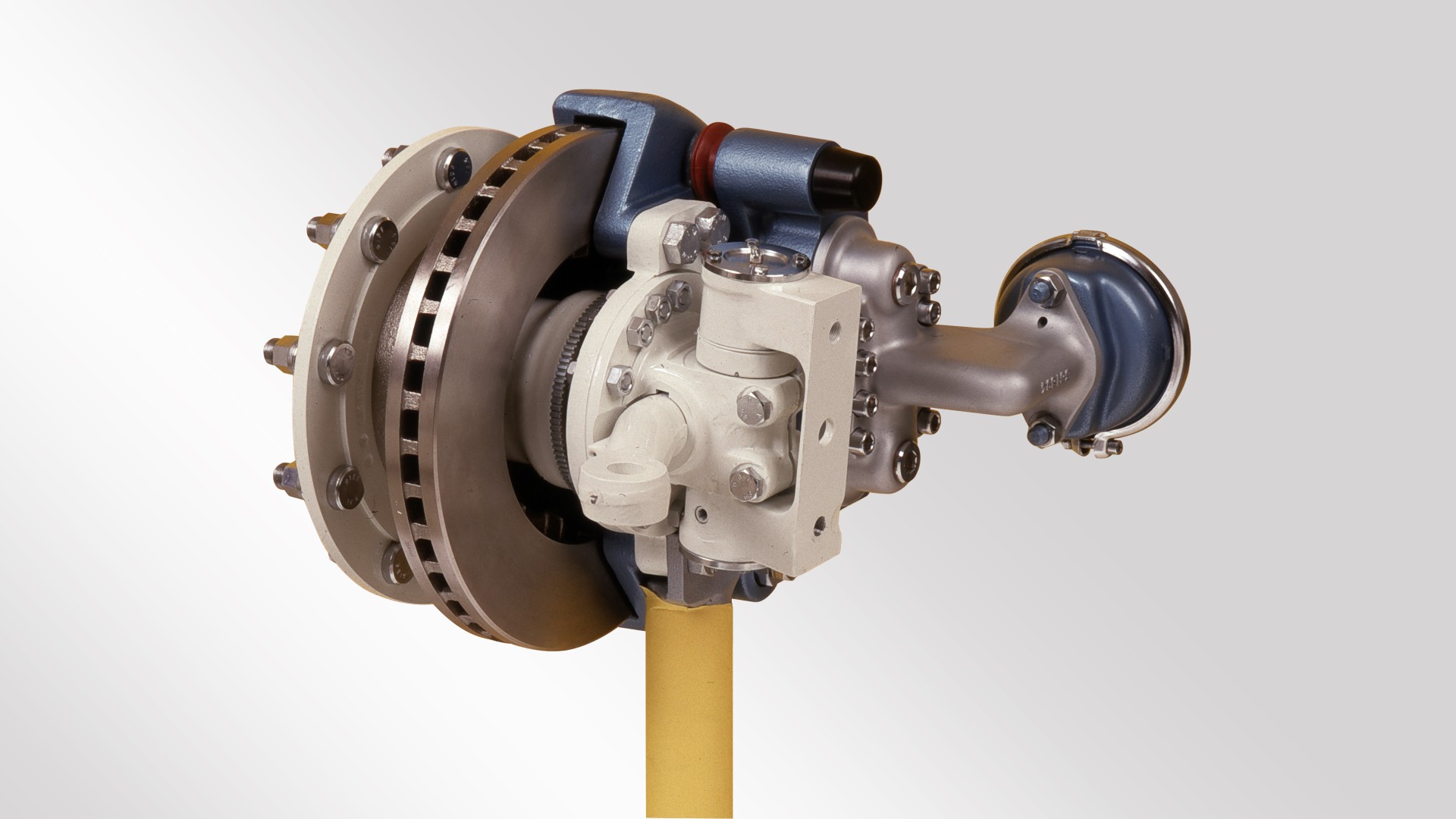 Technisches Exponat eines Knorr‑Bremse Scheibenbremssystems für Nutzfahrzeuge