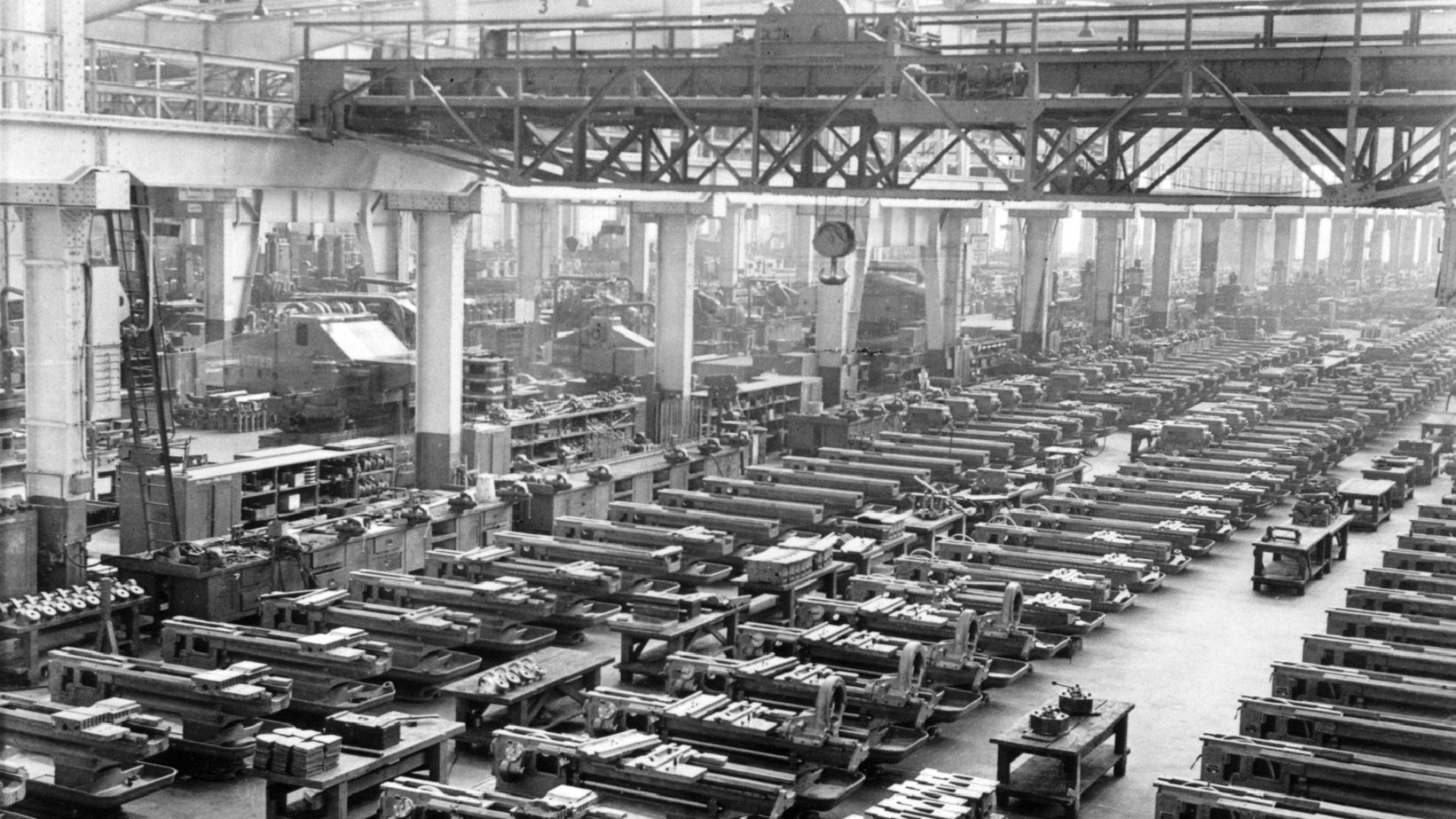 Werkhalle der Carl Hasse & Wrede GmbH mit Produktionsanlagen, historische Aufnahme aus dem Jahr 1942