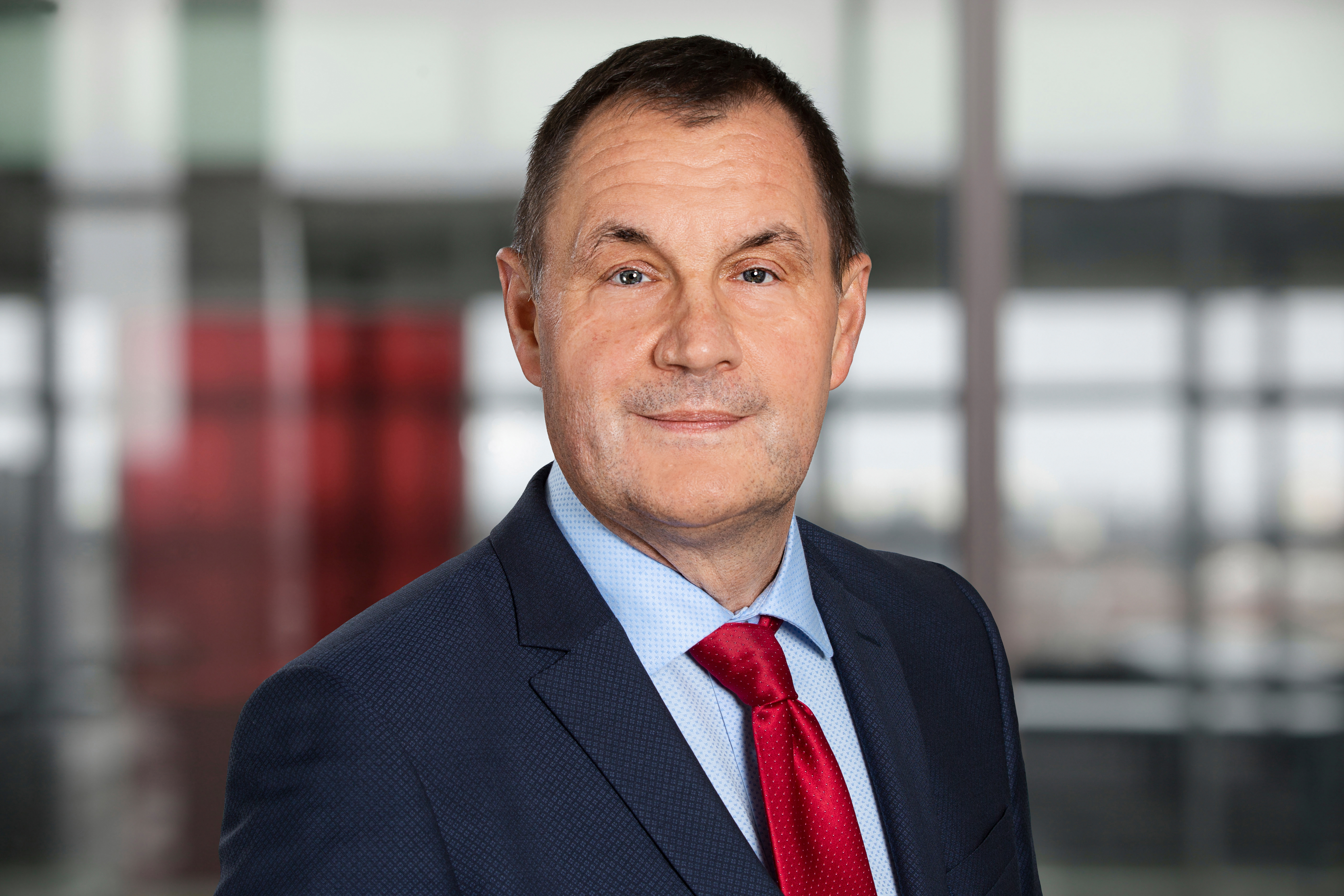 Portrait of Klaus Remmler, Senior Vice President Corporate Human Resources at Knorr-Bremse