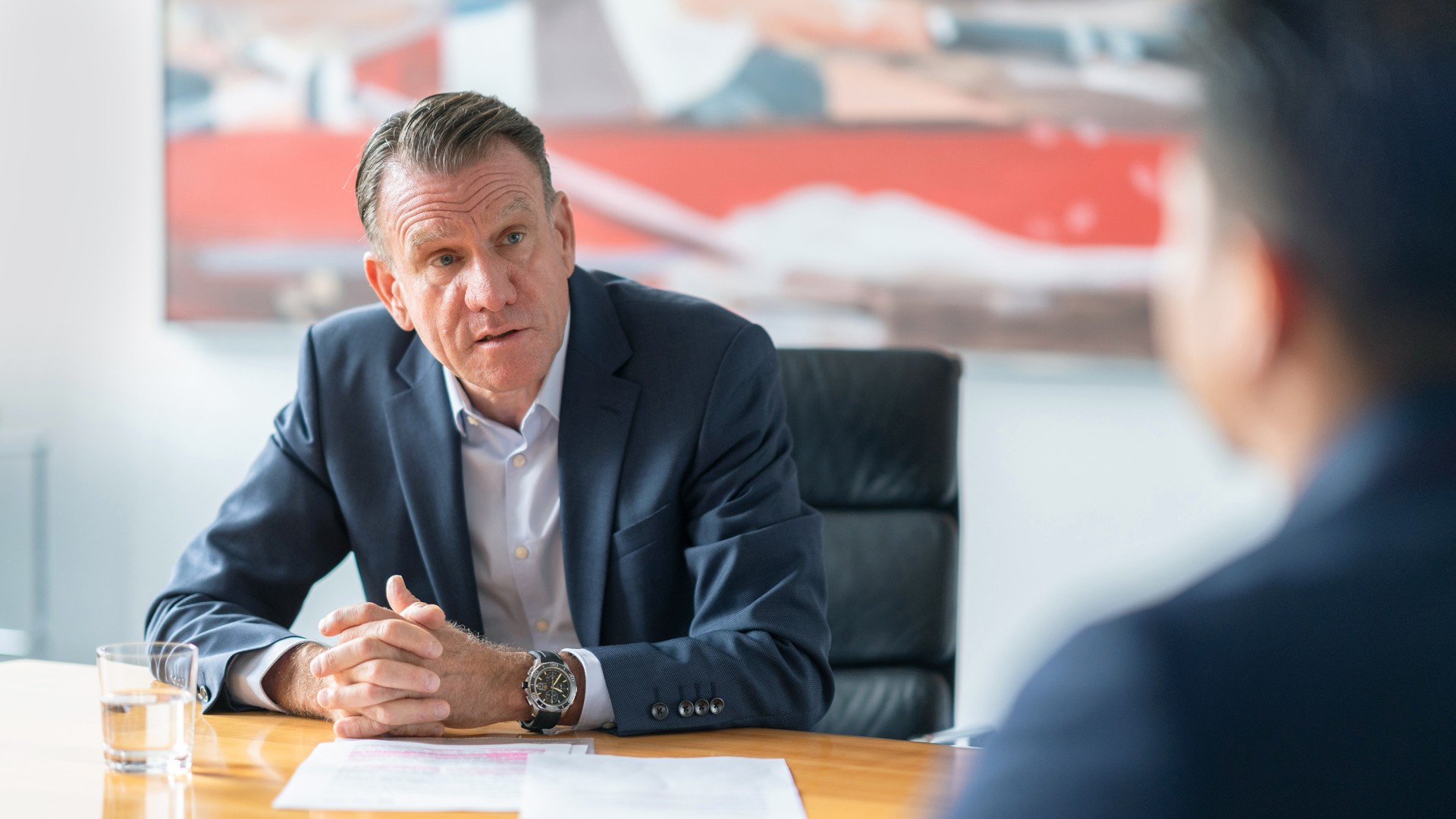 Interviewaufnahme in einem Besprechungsraum im Kontext des Knorr‑Bremse Messeauftritts auf der IAA Transportation