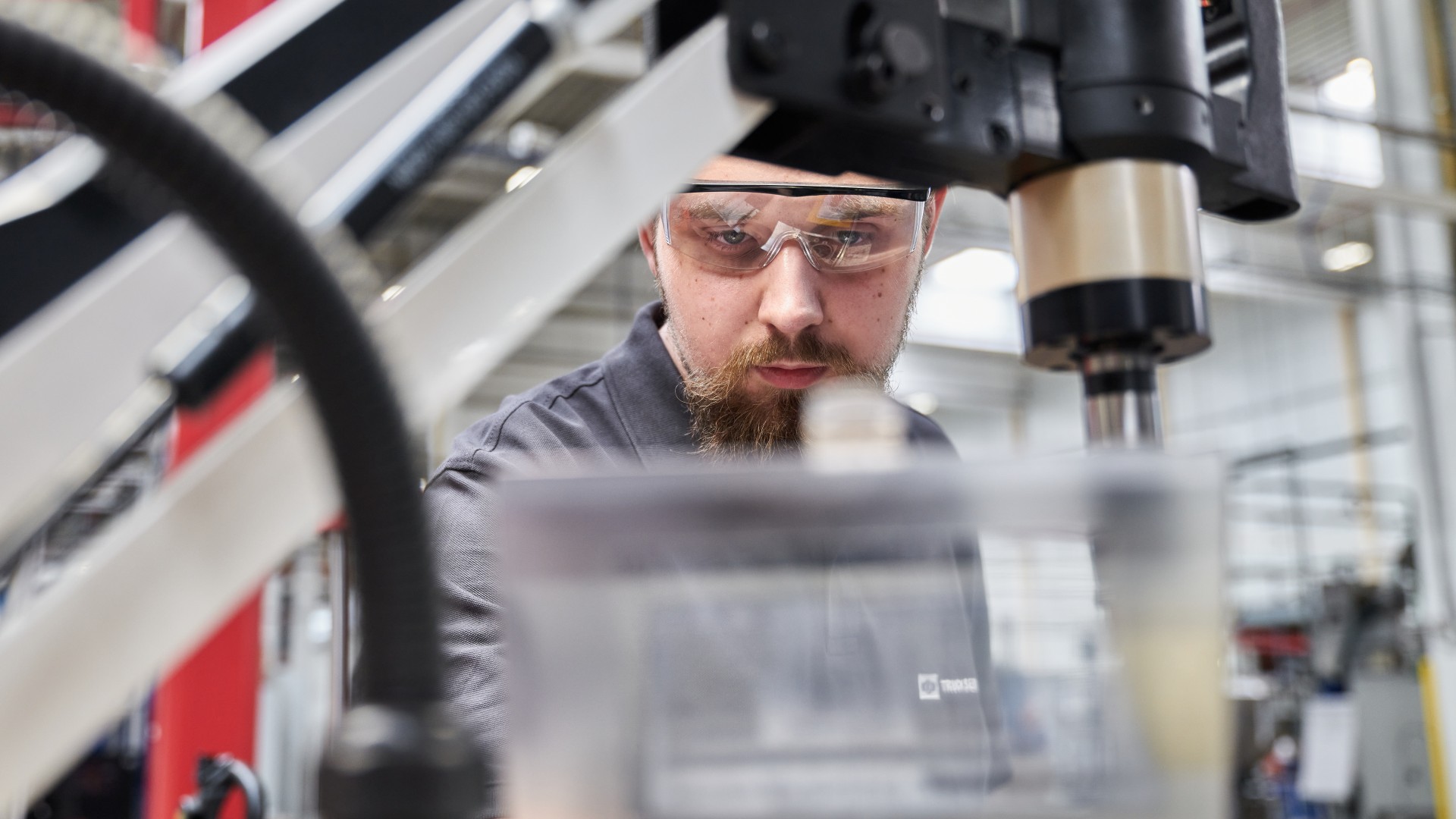 Operation of an industrial testing device at the Knorr‑Bremse remanufacturing plant in Liberec as part of the circular economy
